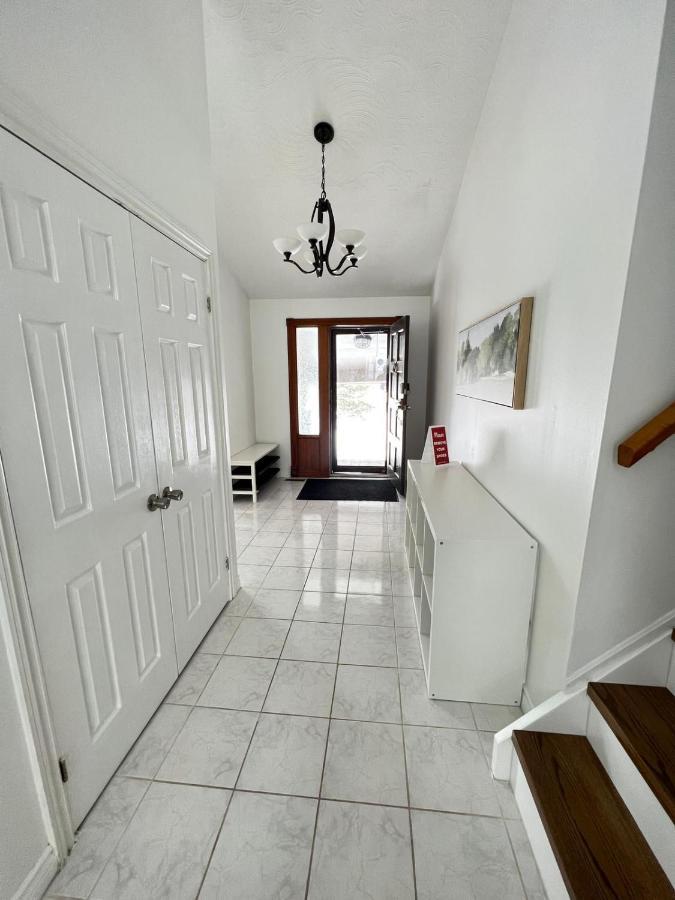 Letitia Heights !g Stylish And Spacious Private Bedroom With Shared Bathroom Barrie