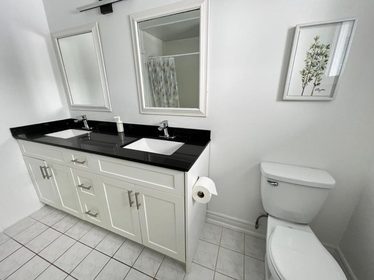 Séjour chez l'habitant Letitia Heights !g Stylish And Spacious Private Bedroom With Shared Bathroom Barrie