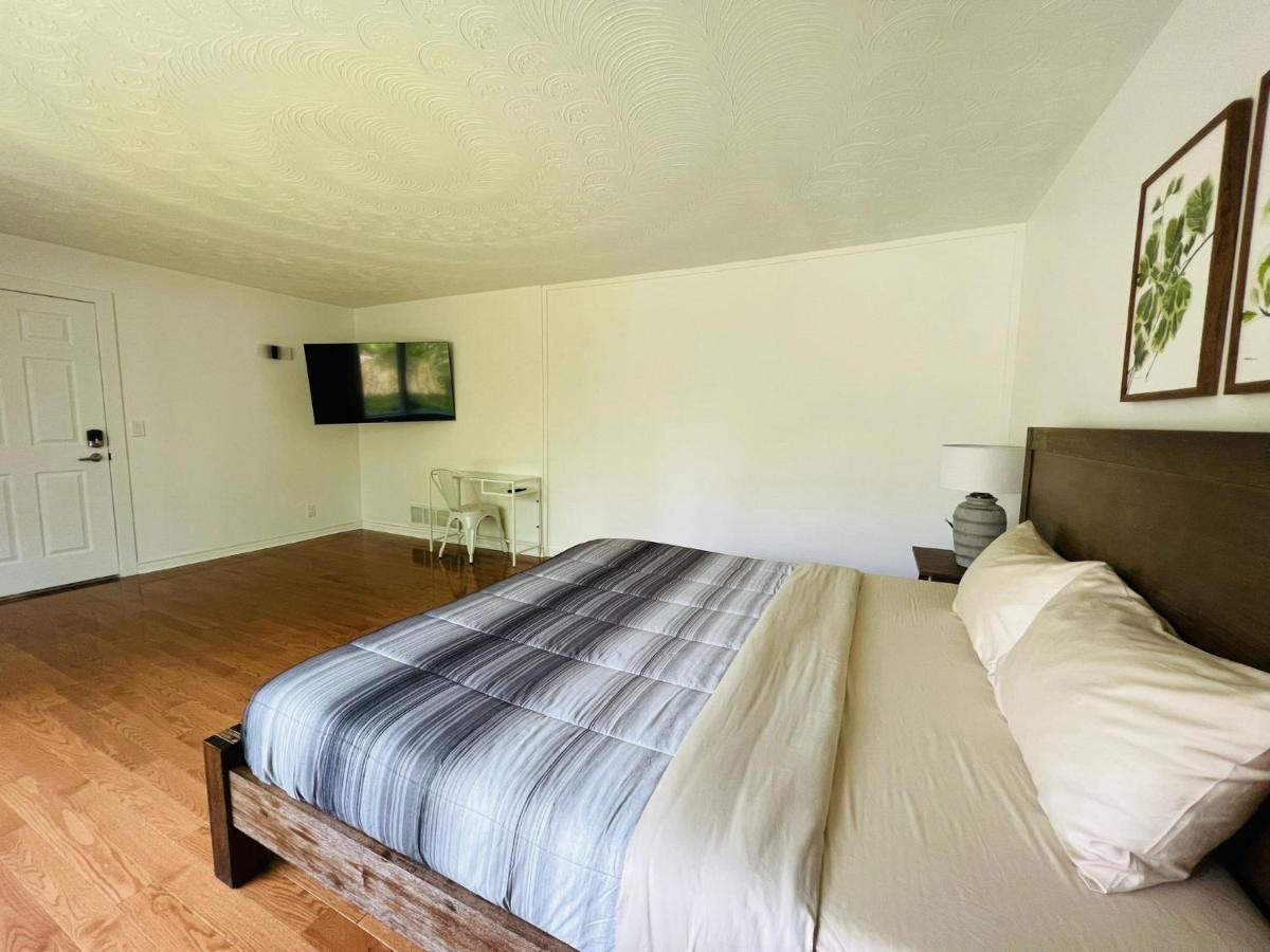 Letitia Heights !g Stylish And Spacious Private Bedroom With Shared Bathroom * Barrie