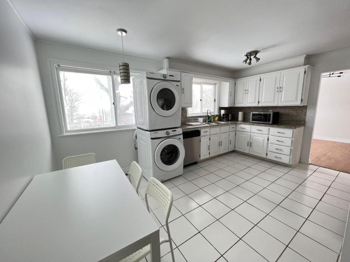 Séjour chez l'habitant Letitia Heights !g Stylish And Spacious Private Bedroom With Shared Bathroom Barrie
